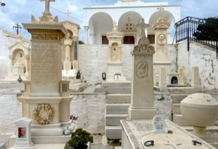 Nur Marmor auf Tinos