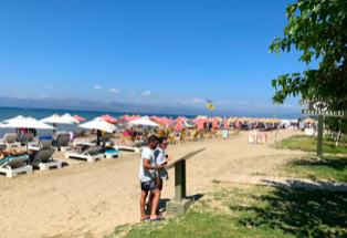 Massen-Sandstrand, Korfu