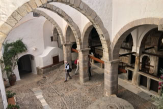 Patmos, Johanneskloster, Innenhof