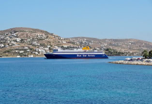 Parikia auf Paros, Schifffahrts- und Transportzentrum für die Kykladen