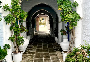 Sifnos, Klostergang