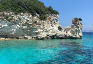 Die griechische Insel Antipaxos nahe Korfu und Paxos